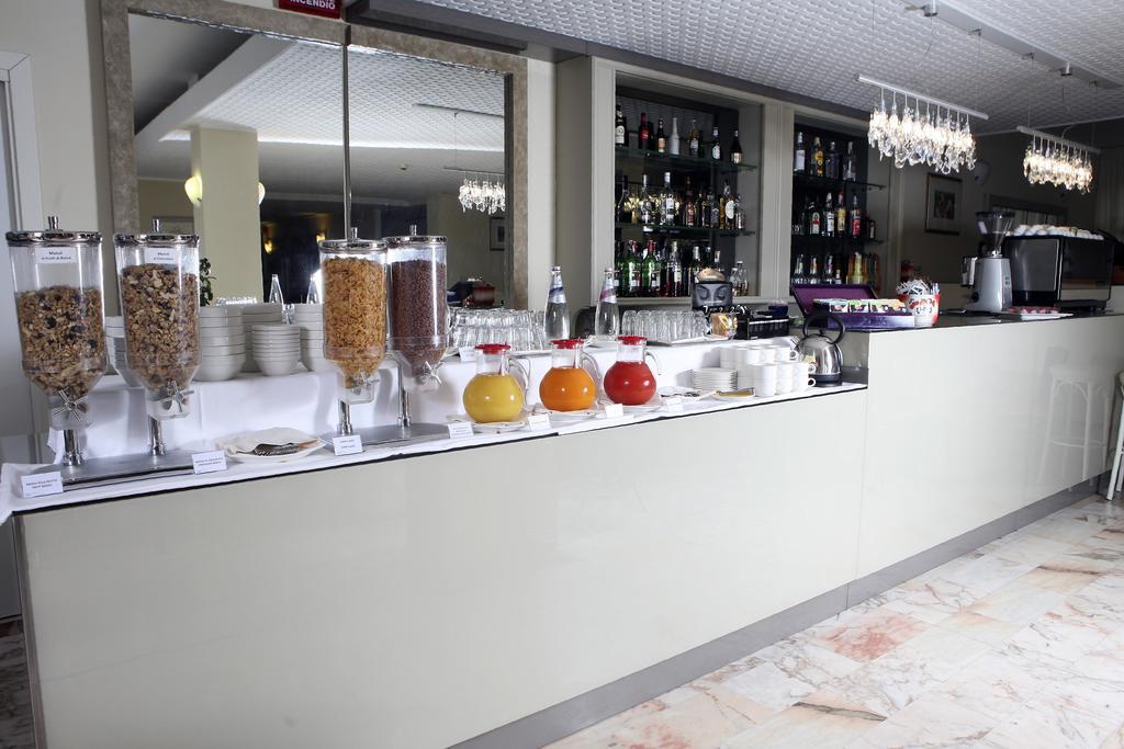 Hotel Michelangelo 밀라노마리티마 외부 사진