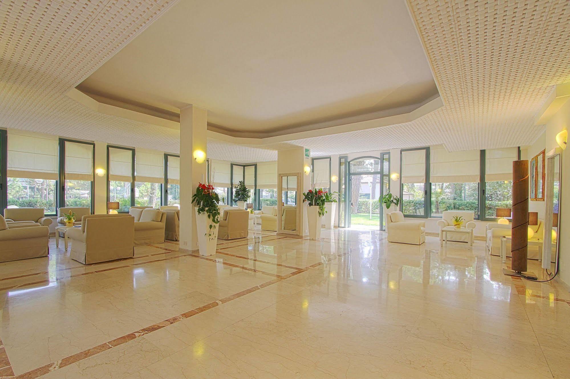 Hotel Michelangelo 밀라노마리티마 외부 사진