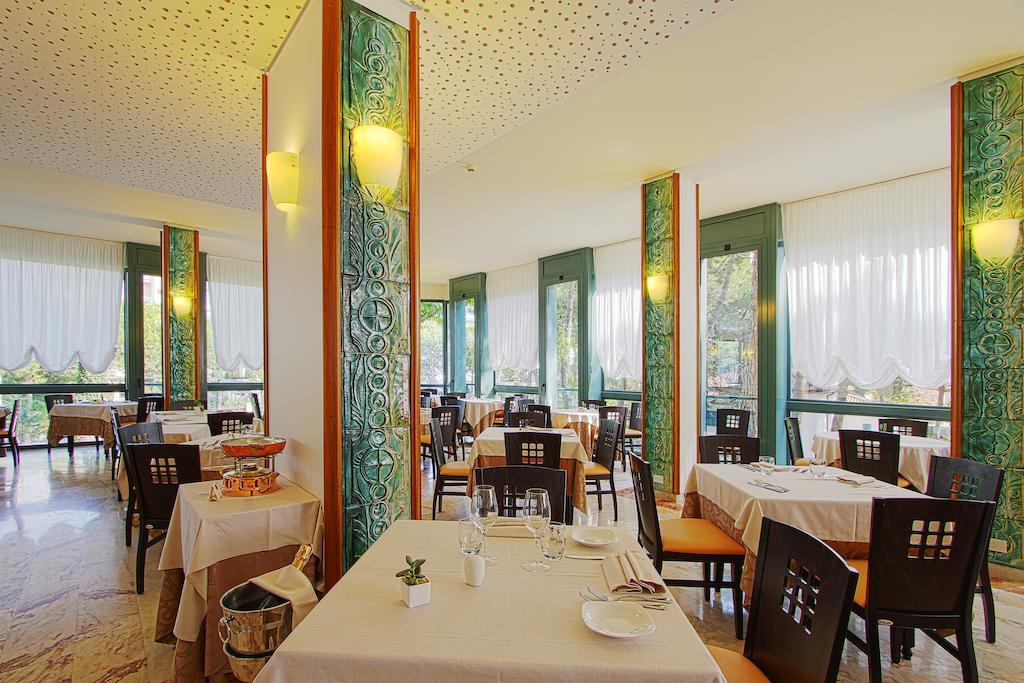 Hotel Michelangelo 밀라노마리티마 외부 사진